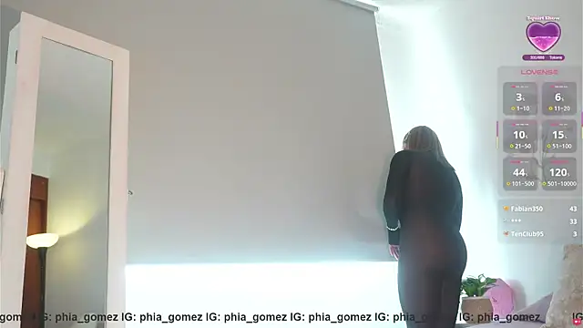 whitneyhot's Live Chat Room