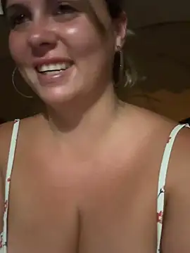 Samantha_official's Live Chat Room