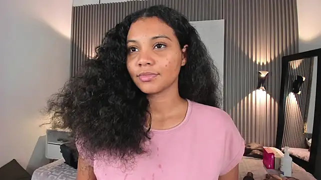 دردشة Zafiiraa الجنسية المباشرة