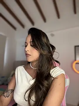غرفة دردشة Little_Amber6 المباشرة