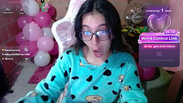 Maggie_Fox3 – Naživo chatovacia miestnosť