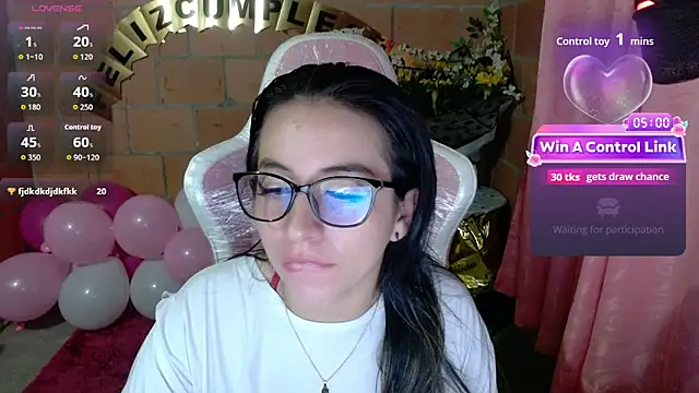 Maggie_Fox3 Adlı Modelin Canlı Sohbet Odası