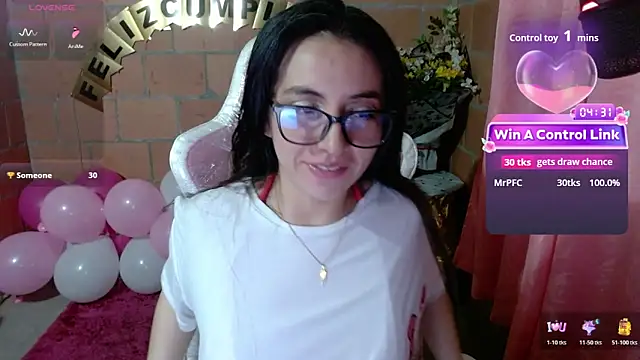 Maggie_Fox3 – Naživo chatovacia miestnosť