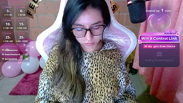 Maggie_Fox3 Adlı Modelin Canlı Sohbet Odası