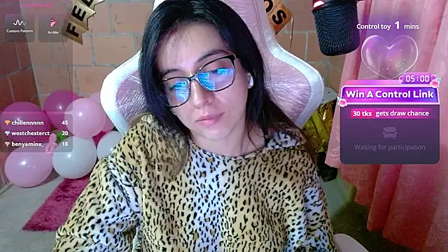 Maggie_Fox3 Adlı Modelin Canlı Sohbet Odası
