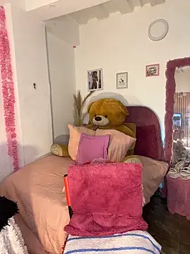 karinacortes Adlı Modelin Canlı Sohbet Odası