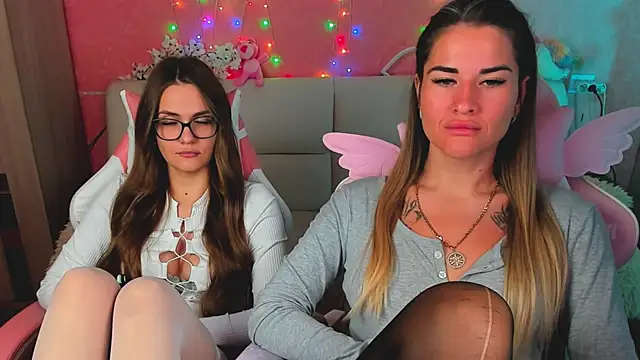 hotty_girls_here – Naživo chatovacia miestnosť