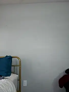 oliviaprettypussy's Live Chat Room