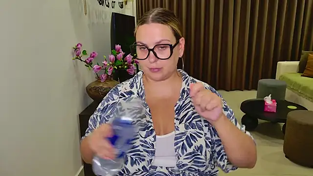 Sandra_Eva Adlı Modelin Canlı Sohbet Odası