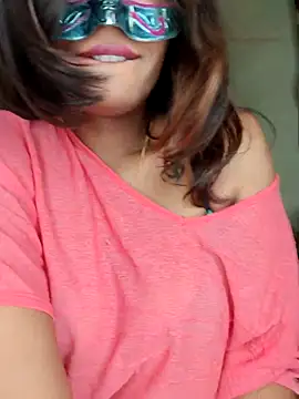 Queenniaa 现场聊天室