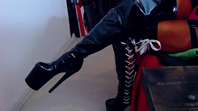 DommeBellatrix Live Chatraum