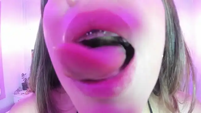 Karly_moon Adlı Modelin Canlı Sohbet Odası