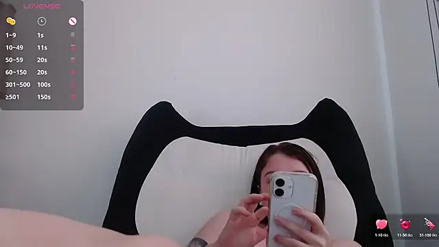 Hannah______ élő chatszobája