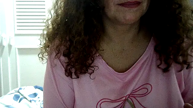 חדר צ'אט בשידור חי של linka06