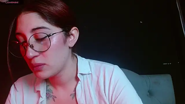 Red-moon1 Adlı Modelin Canlı Sohbet Odası