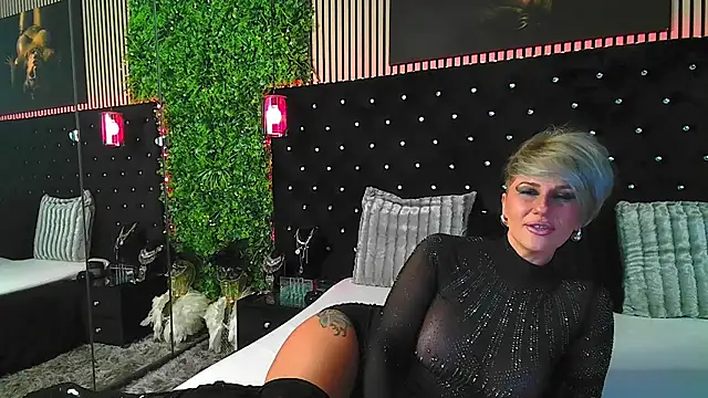 InannaStar Adlı Modelin Canlı Sohbet Odası