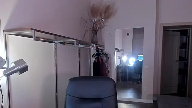 Mila_Anders Adlı Modelin Canlı Sohbet Odası