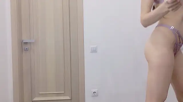 Mila_Anders élő chatszobája