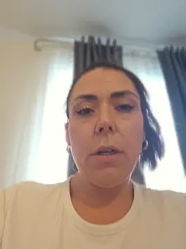 Ellie-Elizabeth's Live Chat Room