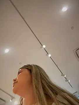 Sala de chat en directo de lunablossom_