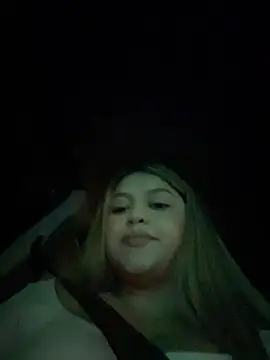 lunablossom_ Adlı Modelin Canlı Sohbet Odası