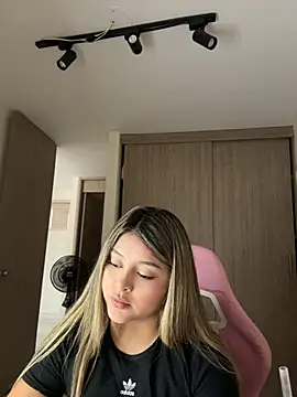 lunablossom_ Live Chatrum