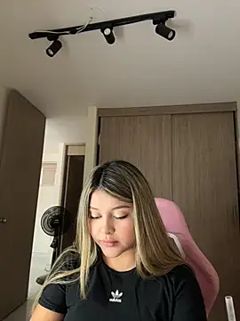 lunablossom_ Cameră chat live