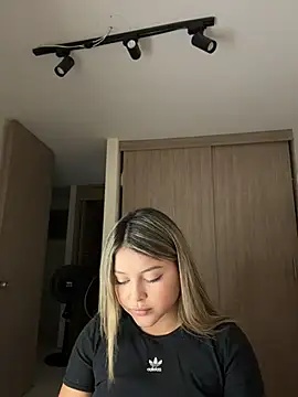 lunablossom_ – live chatrum