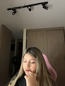 lunablossom_n Live chat-huone
