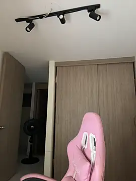 lunablossom_ Live chatroom