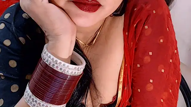 Cute_Shanaya_143 Adlı Modelin Canlı Sohbet Odası