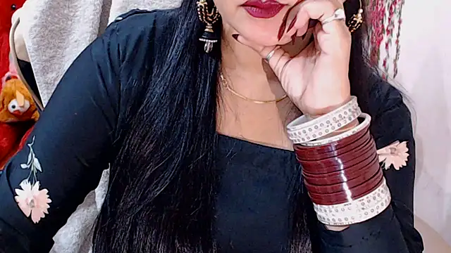 Cute_Shanaya_143: онлайн-чат