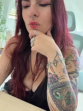 LunaMoongirl Adlı Modelin Canlı Sohbet Odası