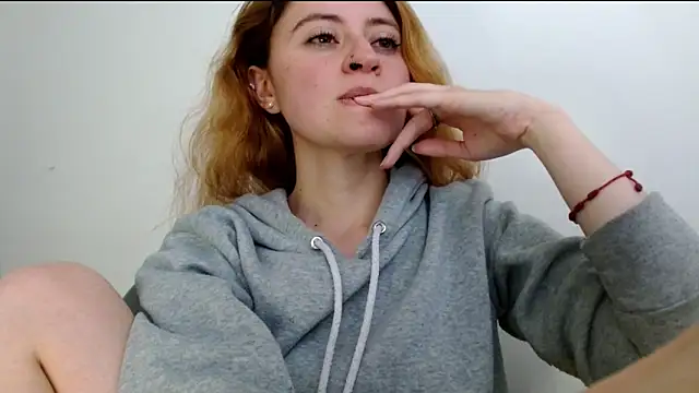 Juls_winter_ Live chatroom