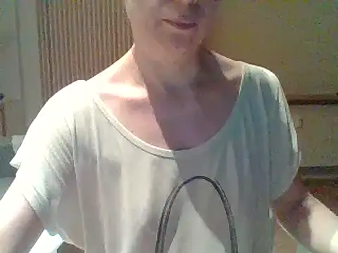 Lina_Belge's Live Chat Room