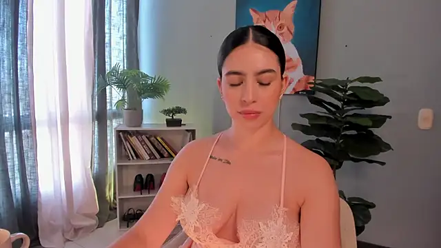 LiaPearce Adlı Modelin Canlı Sohbet Odası