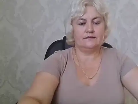 AngelaFamez's Live Chat Room