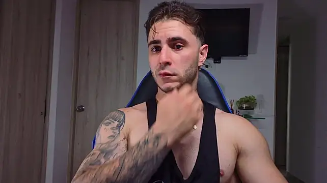 Latino_stud4uのウェブカメラショー