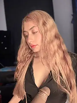_Danna Adlı Modelin Canlı Sohbet Odası