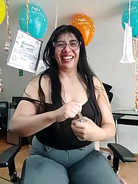 aisha_latina 现场聊天室