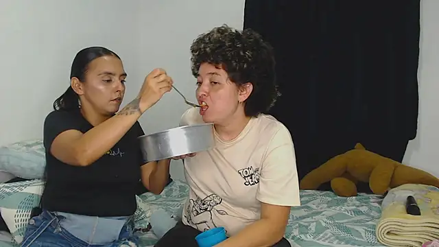 kathy_luisa's Live Chat Room