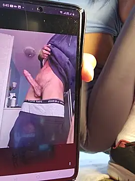 Yuky_ta Adlı Modelin Canlı Sohbet Odası