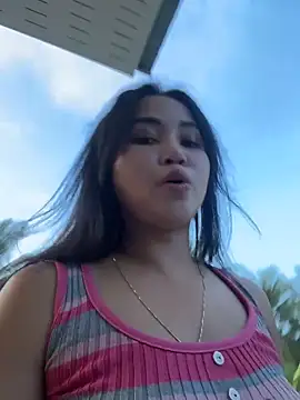 חדר צ'אט בשידור חי של Bella_nasty69