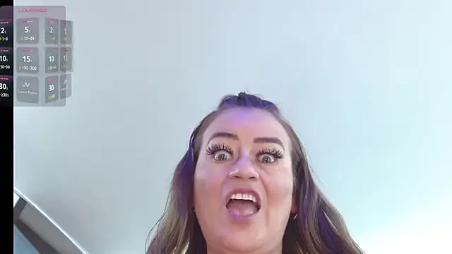 magenta_maturr's Live Chat Room