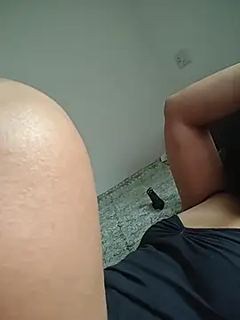 NakedMILFx чат на живо