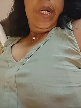 NakedMILFx Live Chatraum