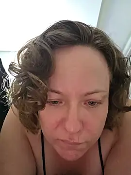 julimonroe Live chatroom