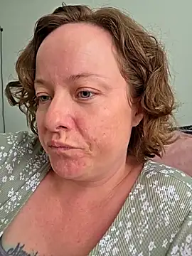 julimonroe Live Chatraum