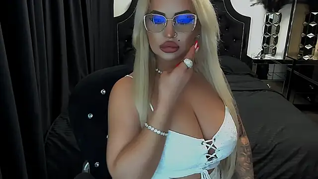 LovelyBlondyxx чат на живо