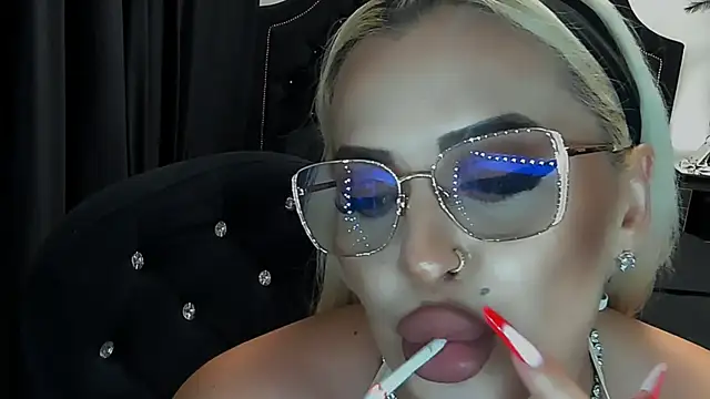 Онлайн чат LovelyBlondyxx